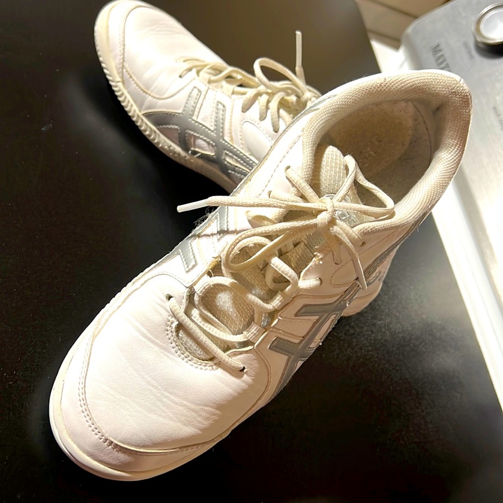 ASICS “Tumblina” genuine cheer shoes. W. Sz. 8. Worn only few times! Like new!